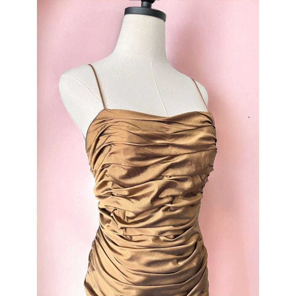 Cachet Gold Ruched Prom Dress - Picture 5 of 9